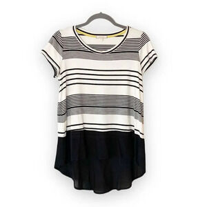 Pleione Anthro Black White Striped Tunic Tee Women’s Size Medium Springs Top‎